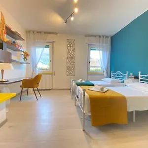 Clua House , Porto Ceresio Italien