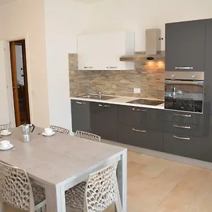 Apartment Trilocale Palazzo Garda, Garda (Verona)