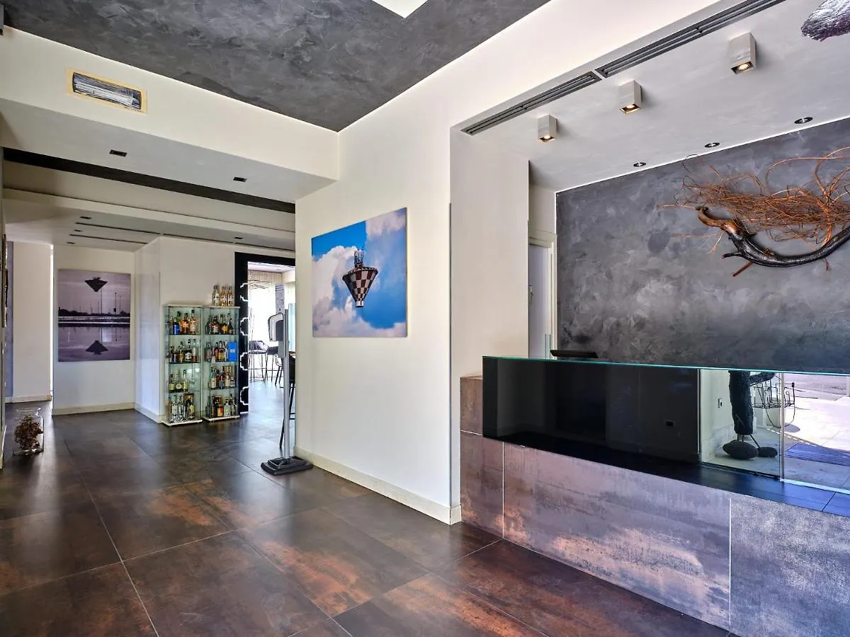 Tobago Hotel Garda Olaszország
